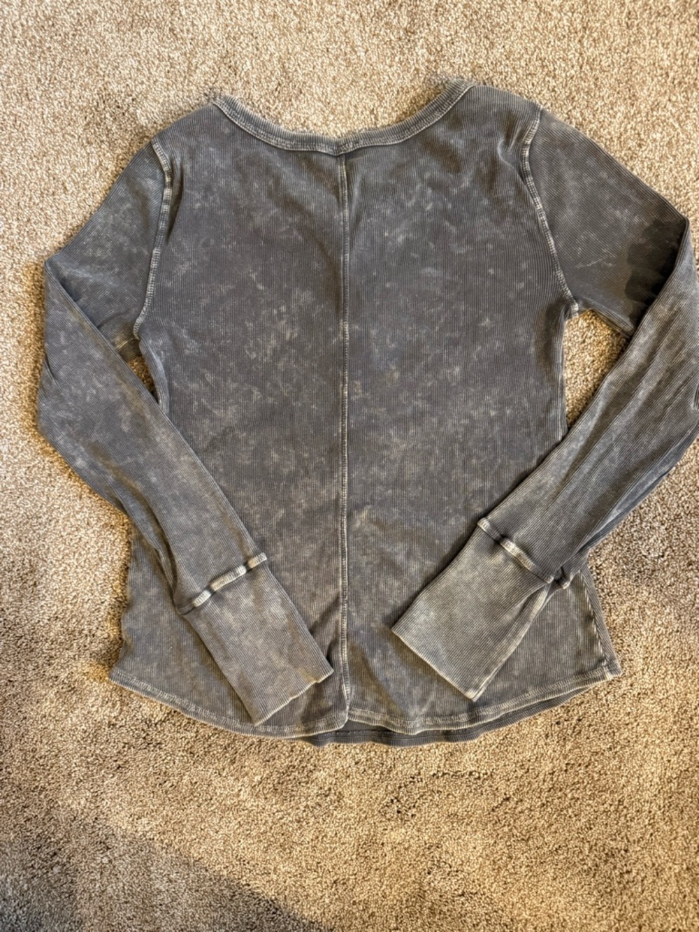 Washed Gray Long-Sleeve Henley Top - Picture 4 of 4